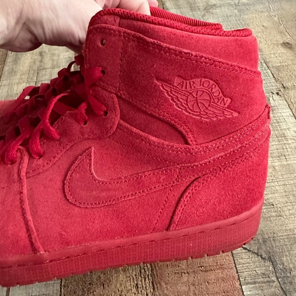 Nike Air Jordan 1 Retro High Red Suede -12 - Picture 6 of 13